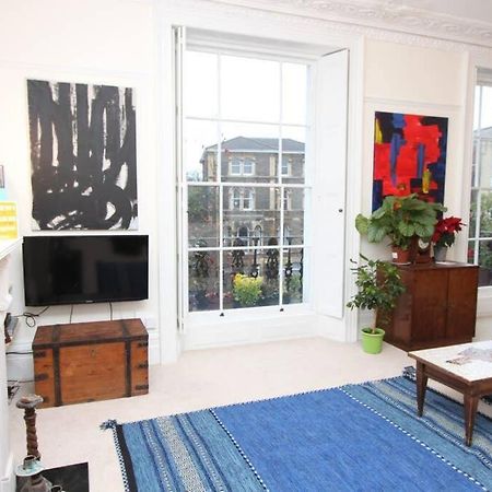 Stunning Arty Apartment In The Heart Of Clifton Bristol Ngoại thất bức ảnh