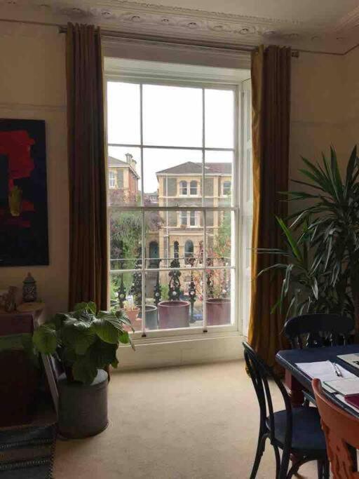 Stunning Arty Apartment In The Heart Of Clifton Bristol Ngoại thất bức ảnh