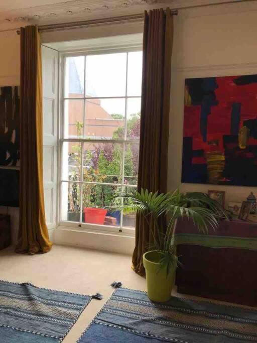 Stunning Arty Apartment In The Heart Of Clifton Bristol Ngoại thất bức ảnh